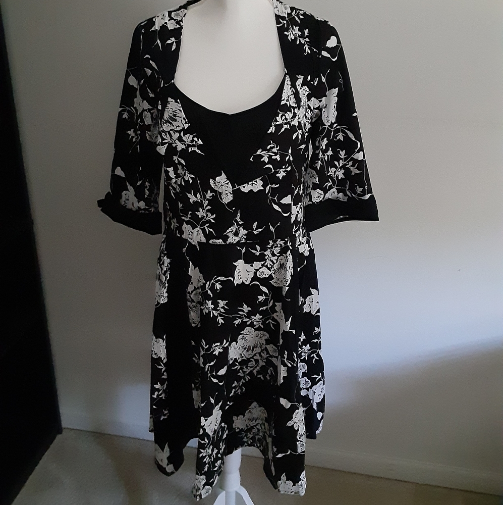 Womans 1x black and white dress